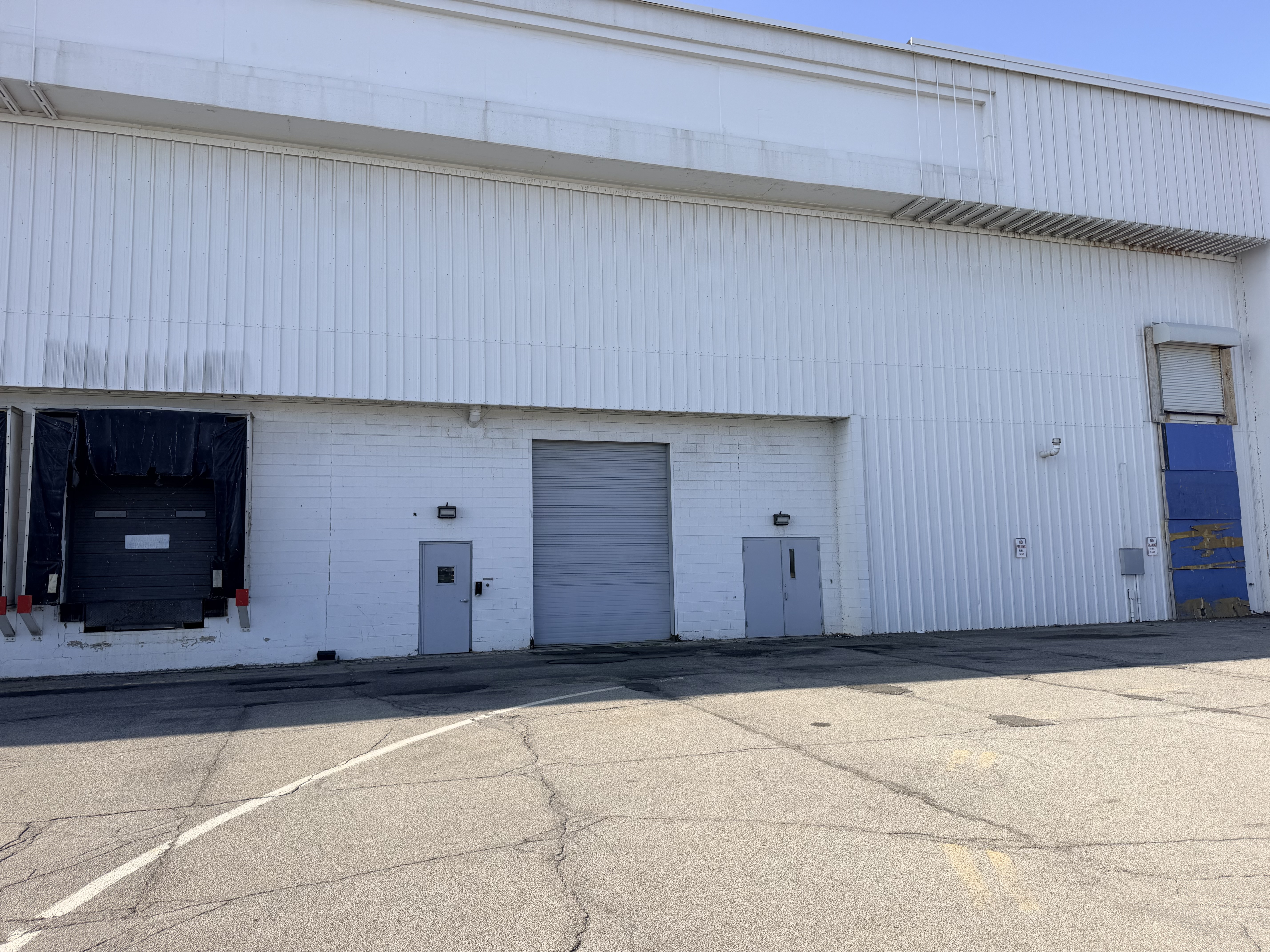 485 Cayuga - Loading Dock