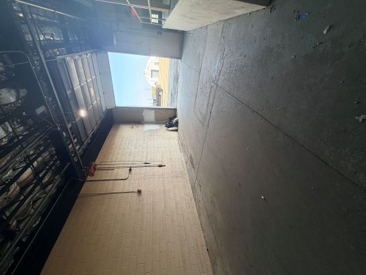 Suite 104 at grade loading dock with 2 ton hoist